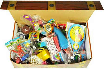 Super Deluxe Toys - 50 Toys In a Chest